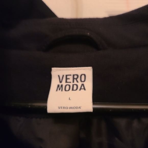 Vero Moda Black Women's Blazer‎ With Buttons & Pockets, Satin  inside Size Large - Picture 5 of 5